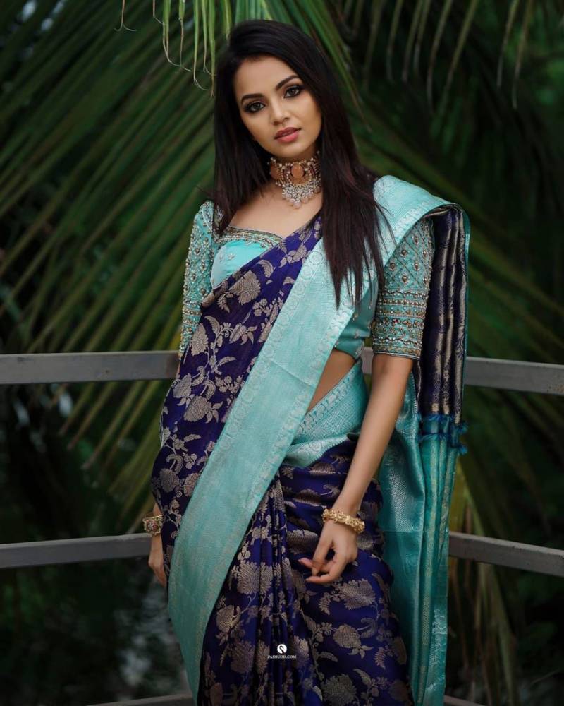 Lichi Jacquard Saree Collection: Elegant Fancy Sarees for Every Occasion - Posyfish.in