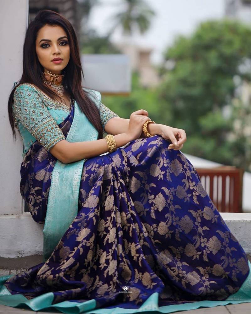Lichi Jacquard Saree Collection: Elegant Fancy Sarees for Every Occasion - Posyfish.in