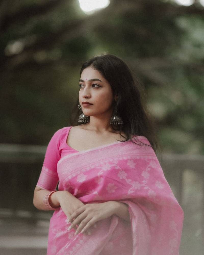 Banarasi Soft Silk Saree for Elegant Wedding Wear - Posyfish.in