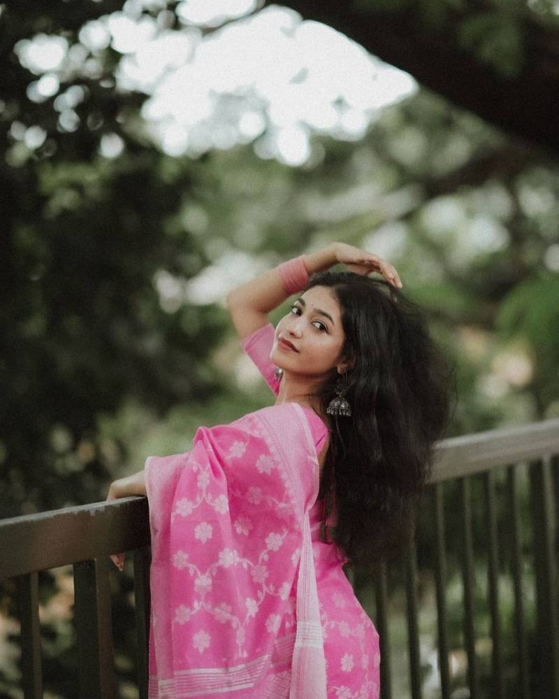 Banarasi Soft Silk Saree for Elegant Wedding Wear - Posyfish.in