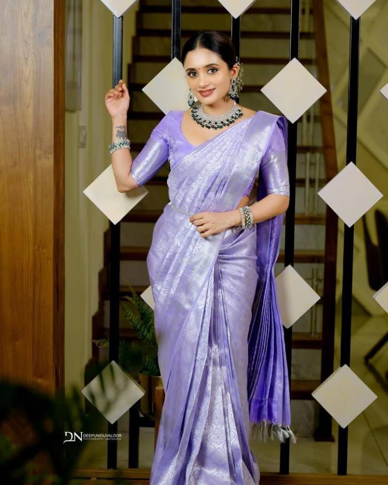 Stunning Banarasi Soft Silk Saree for Elegant Traditional Wear - Posyfish.in