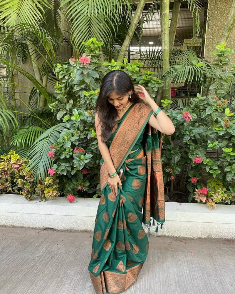 Banarasi Silk Wedding Saree - Elegant Soft Silk for Timeless Celebrations - Posyfish.in