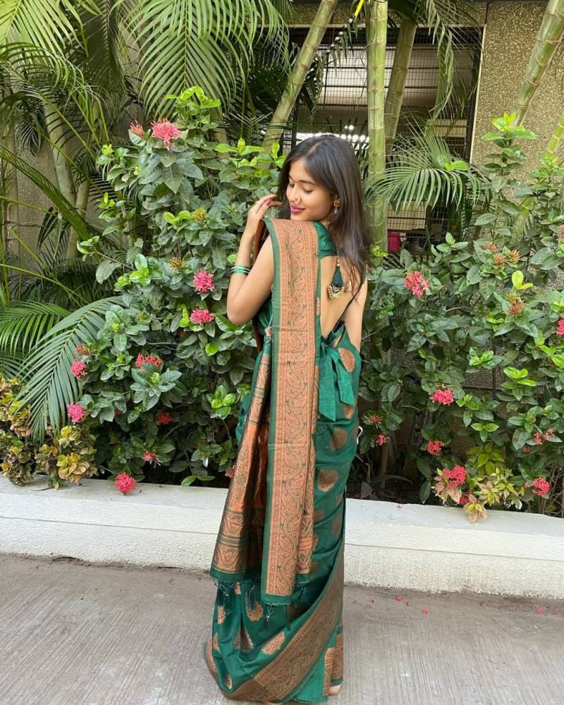 Banarasi Silk Wedding Saree - Elegant Soft Silk for Timeless Celebrations - Posyfish.in