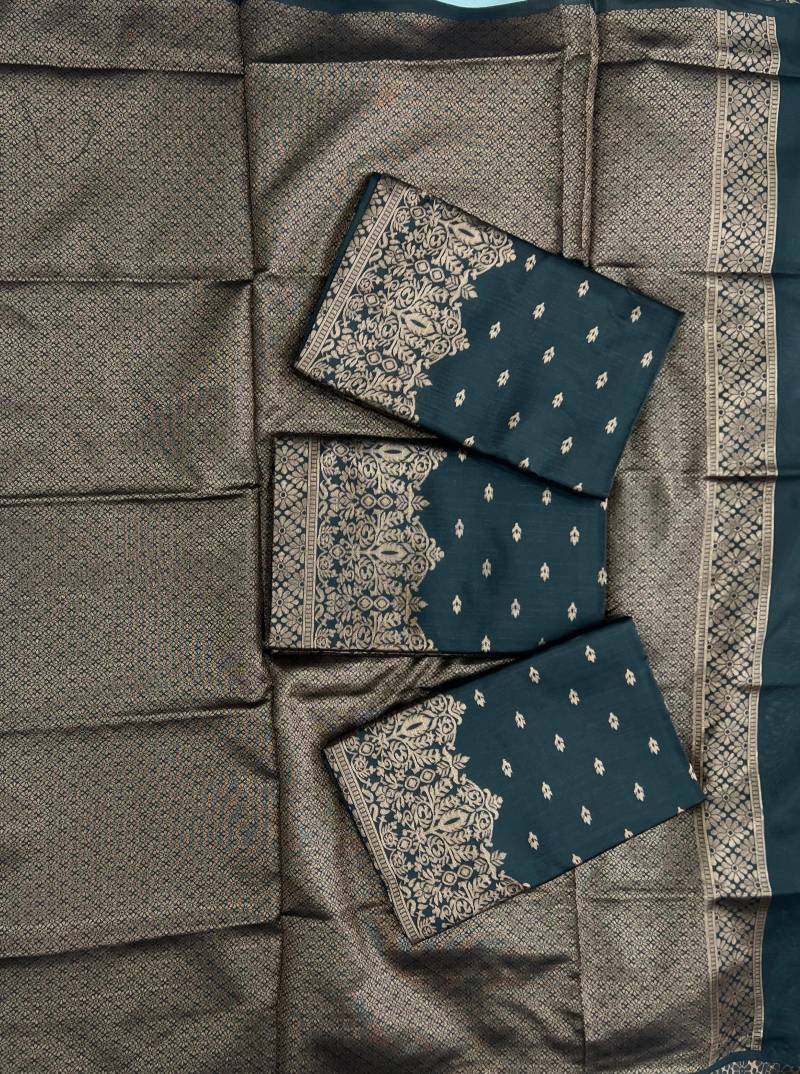 Beautiful Lichi Soft Silk Jacquard Saree with Rich Pallu Design - Posyfish.in