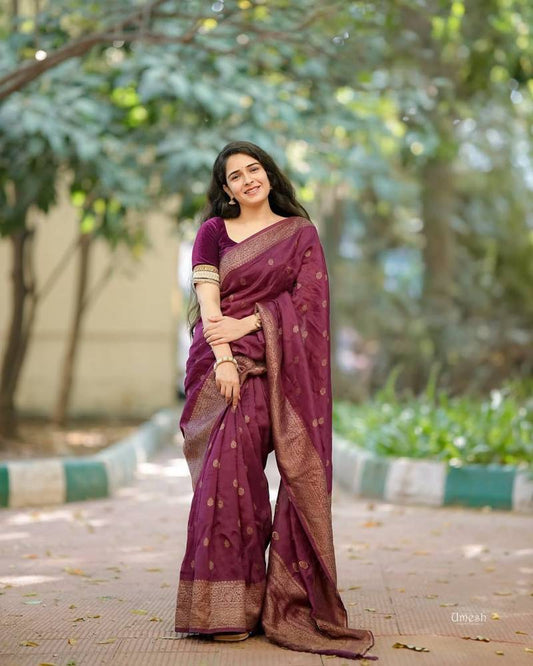 Lichi Soft Silk Saree with Rich Pallu - Posyfish.in