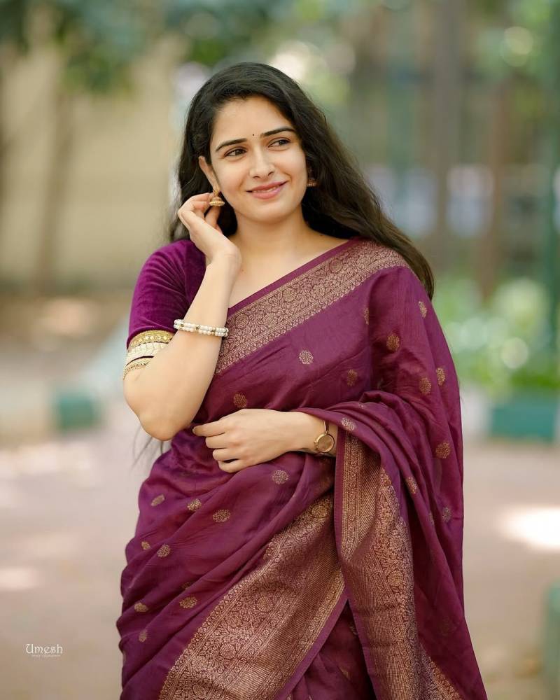 Lichi Soft Silk Saree with Rich Pallu - Posyfish.in