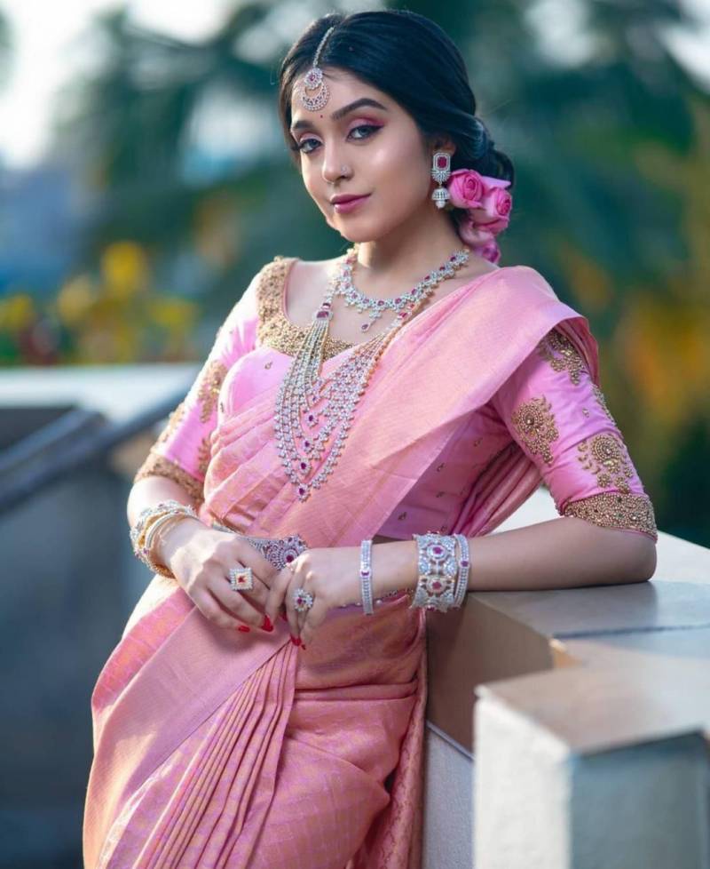 Lichi Soft Silk Saree with Rich Pallu for Wedding Wear - Posyfish.in