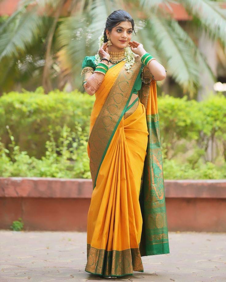Aab Saheli Soft Silk Jacquard Saree with Elegant Border for Festival Wear - Posyfish.in