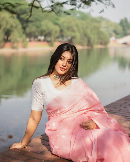 Soft Linen Jacquard Saree Collection - Elegant Weaving Designs - Posyfish.in